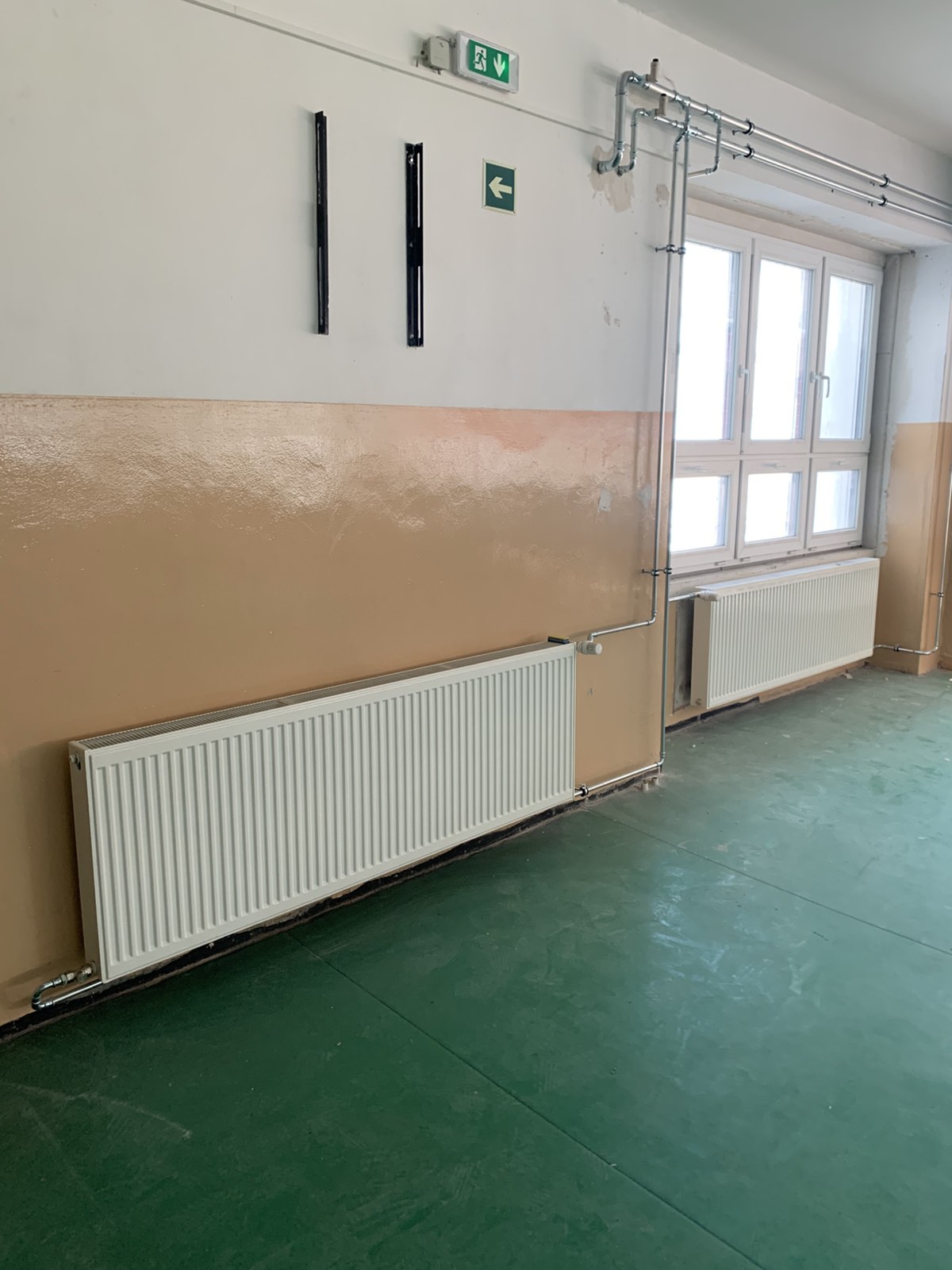 Sportcsarnok fel�j�t�sa