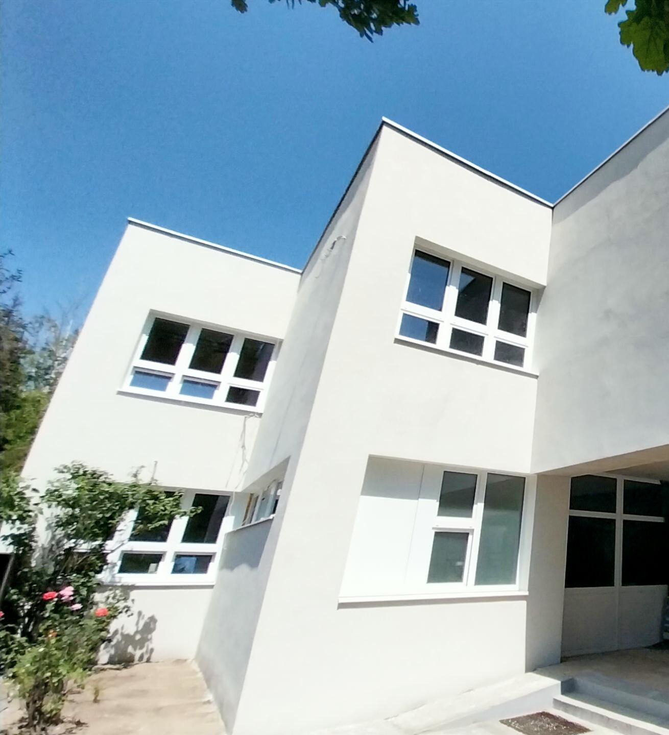 Sportcsarnok fel�j�t�sa